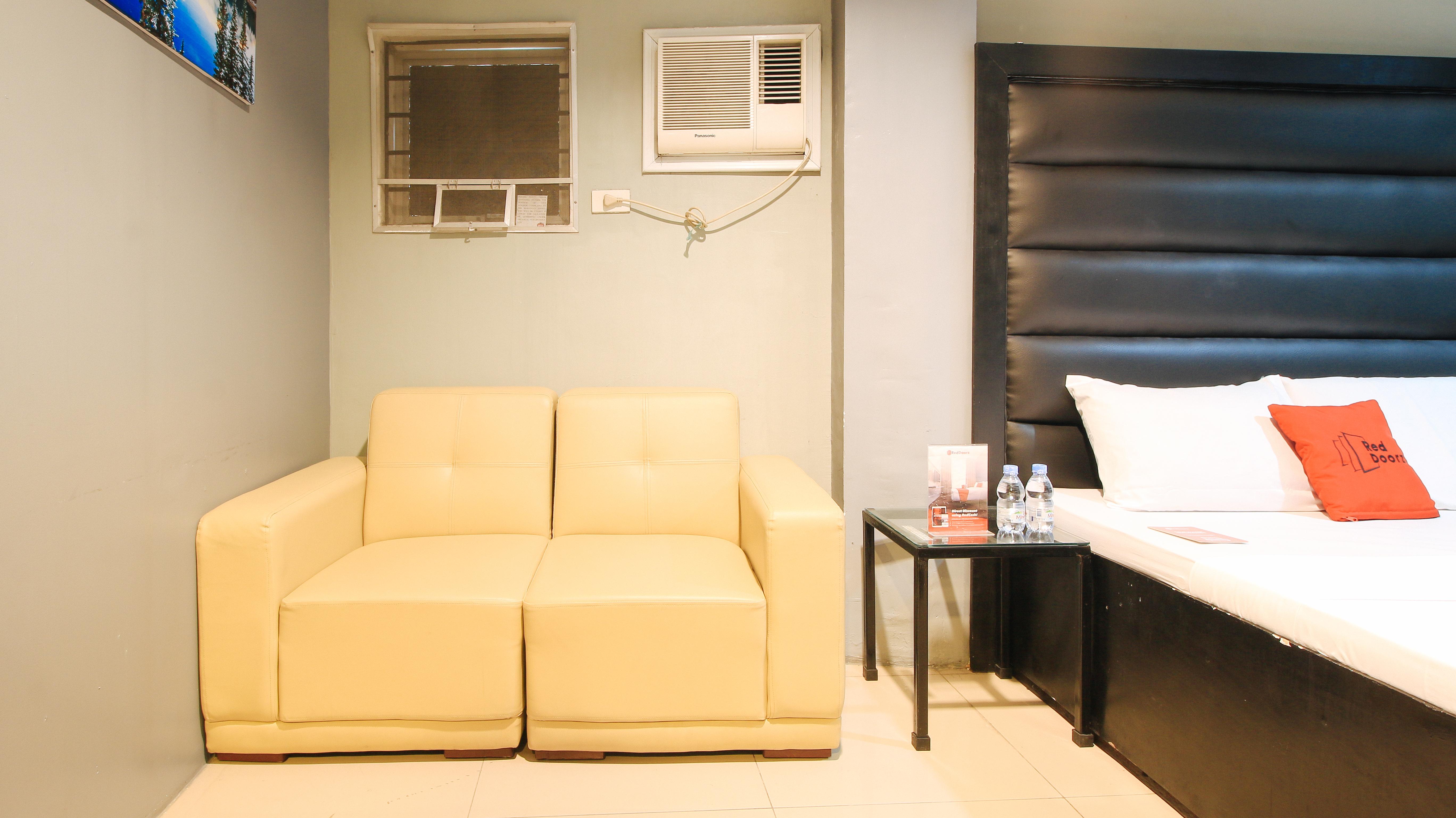 Reddoorz @ P Florentino Street Sampaloc Manila Exteriér fotografie