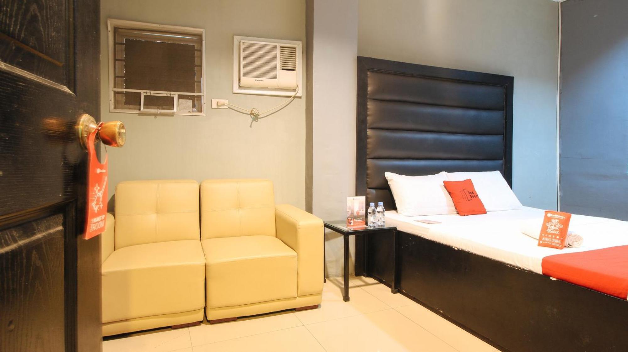 Reddoorz @ P Florentino Street Sampaloc Manila Exteriér fotografie
