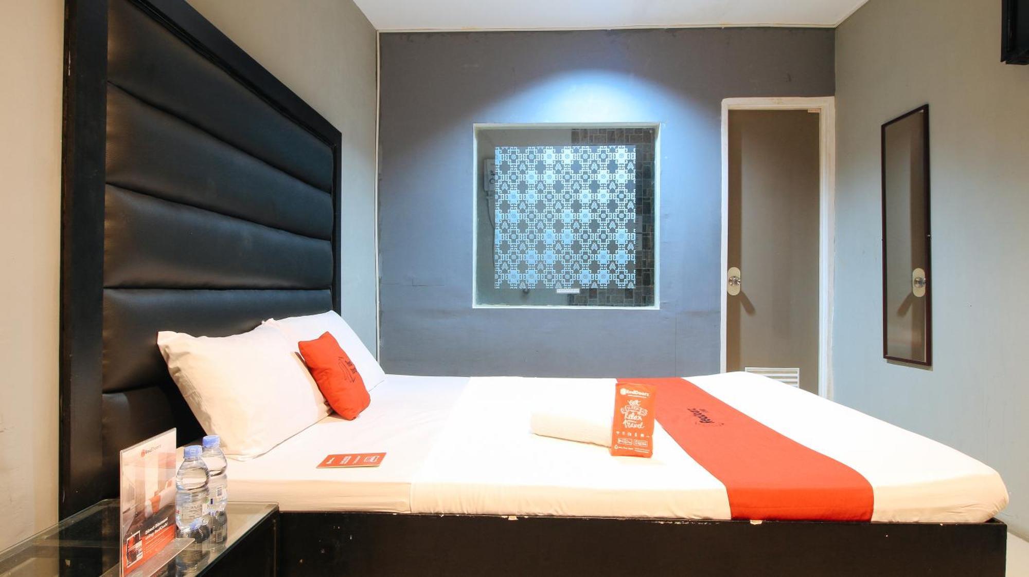 Reddoorz @ P Florentino Street Sampaloc Manila Exteriér fotografie