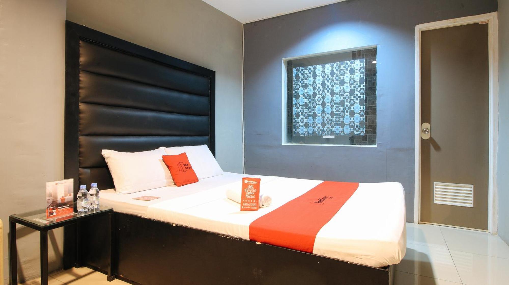 Reddoorz @ P Florentino Street Sampaloc Manila Exteriér fotografie